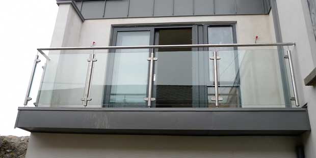 stainless steel and glass balustrade installers Durham and Newcastle